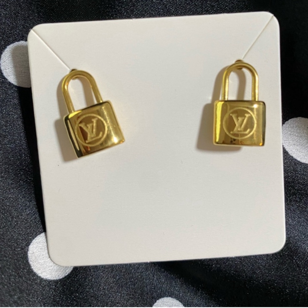 SOLD-NWT Stainless Steel Lock Pendant Earrings